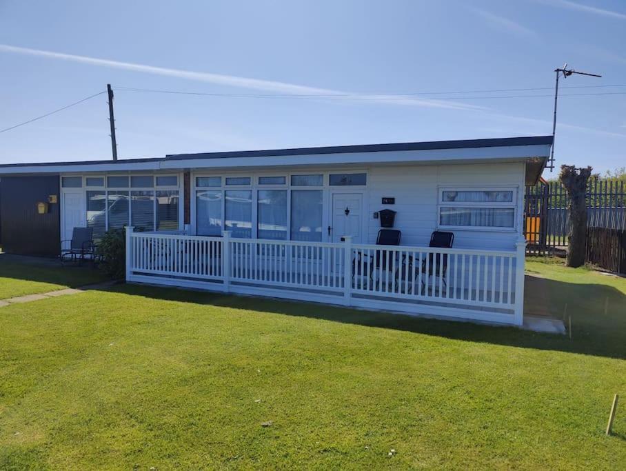 L&L'S Lodge, A Small But Perfectly Formed Chalet Chapel St. Leonards Exterior foto