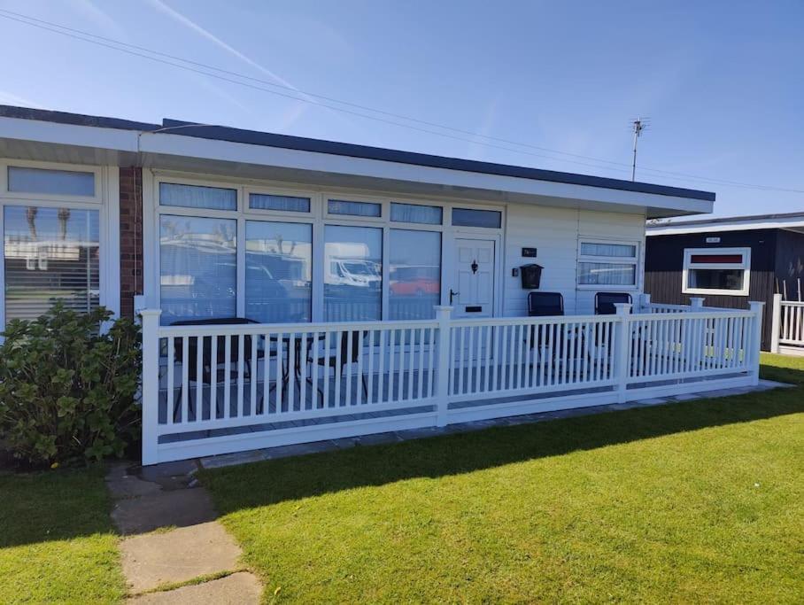 L&L'S Lodge, A Small But Perfectly Formed Chalet Chapel St. Leonards Exterior foto